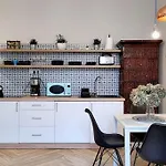 Wild & Huge Comfy Apartment 5 Min To Main Square