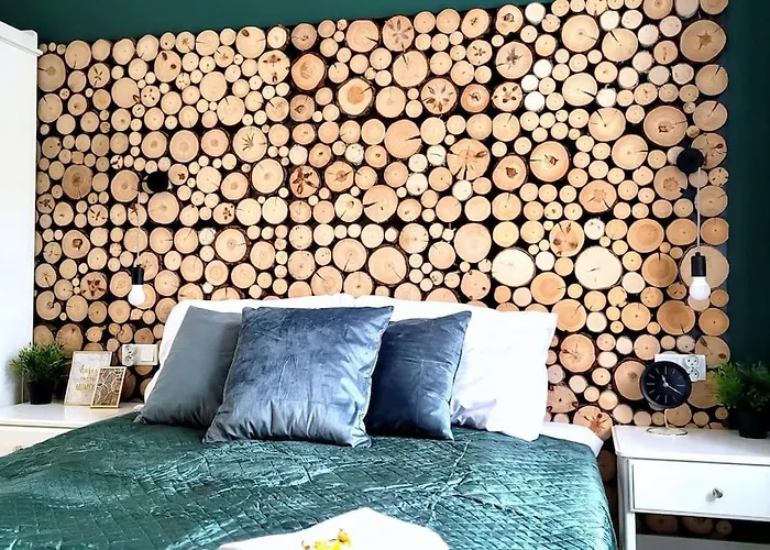 Wild & Huge Comfy Apartment 5 Min To Main Square